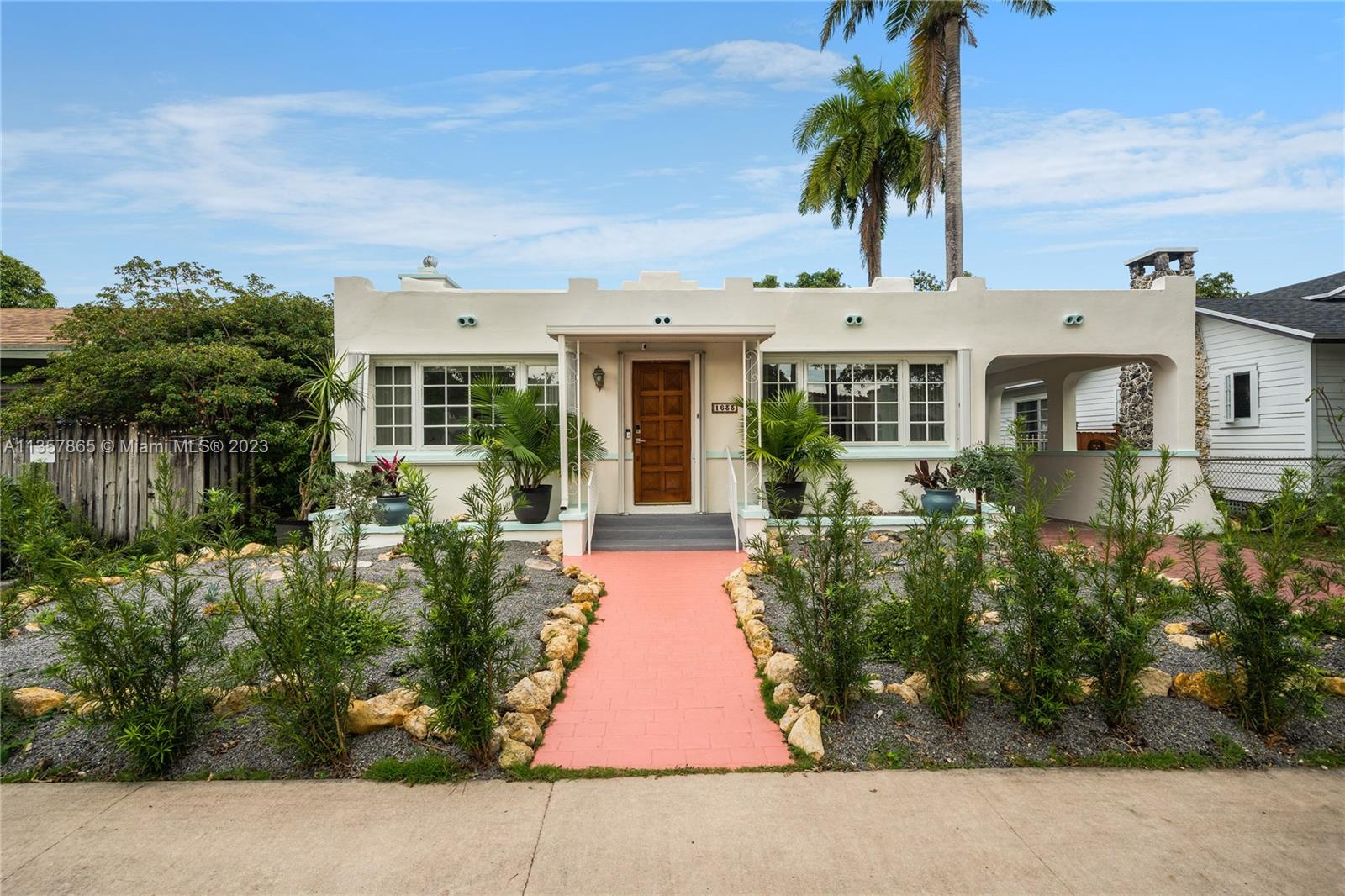 1633 SW 11th Ter