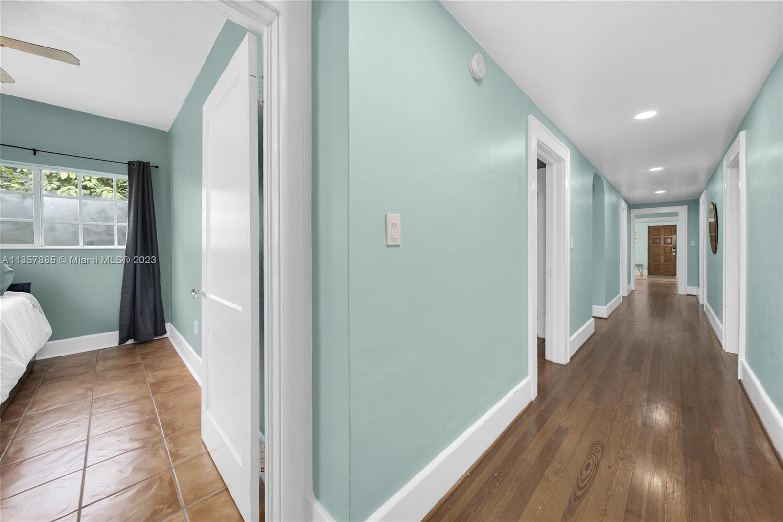 1633 SW 11th Ter