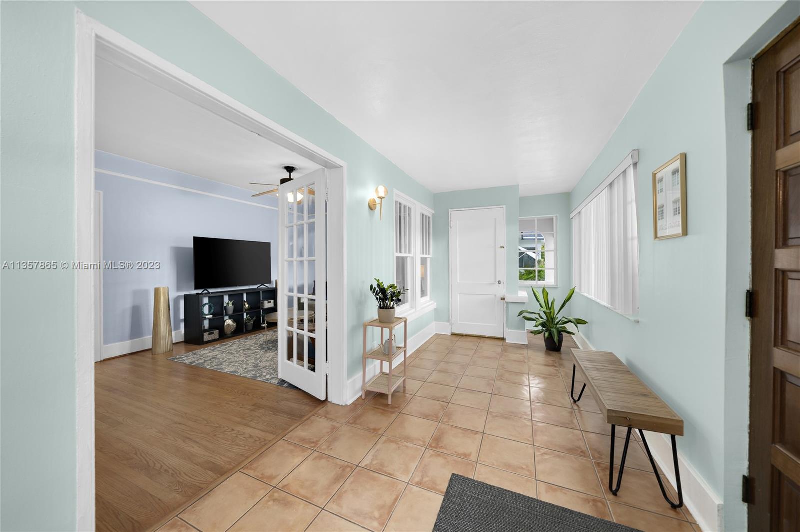 1633 SW 11th Ter