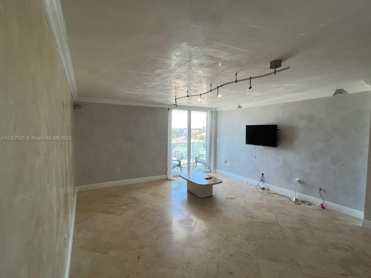 1035 West Ave # 608