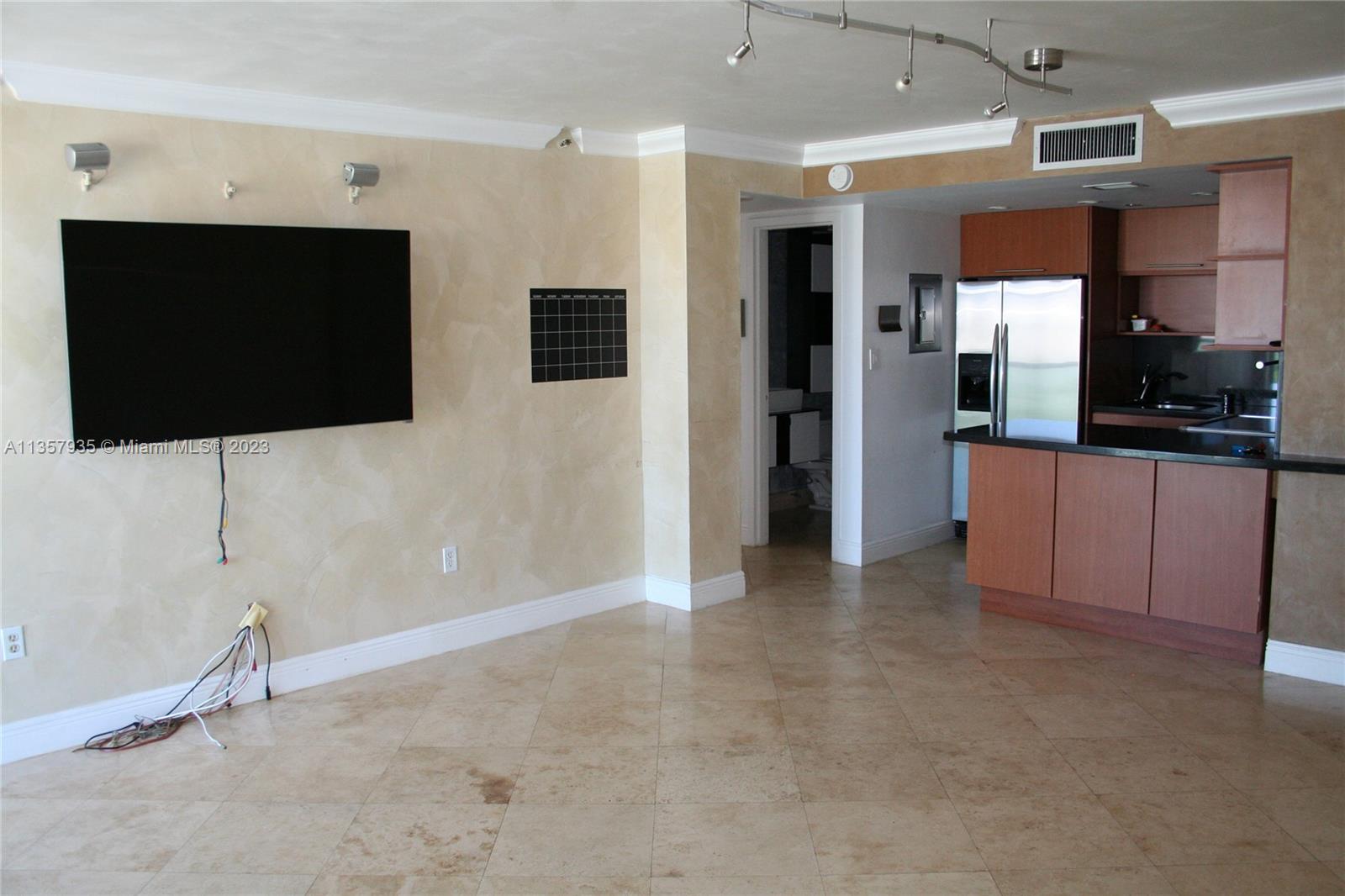 1035 West Ave # 608