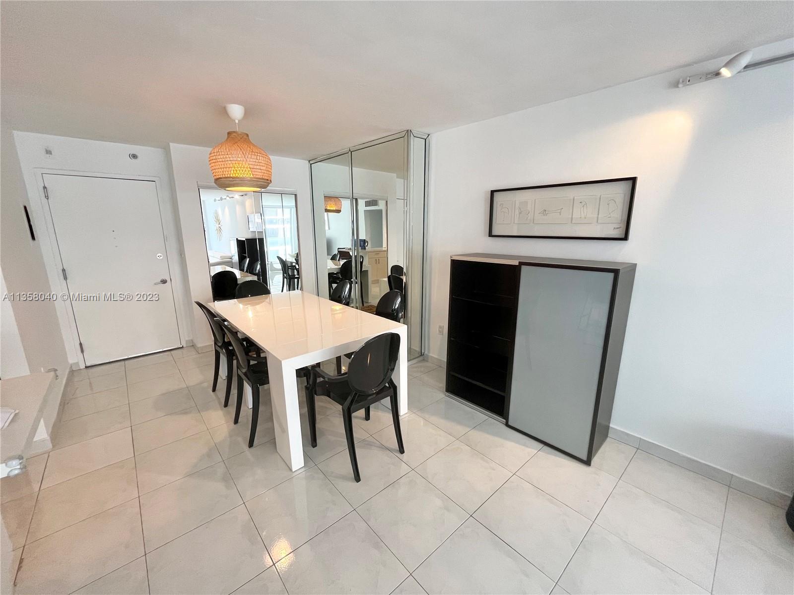 5701 Collins Ave Unit: 517