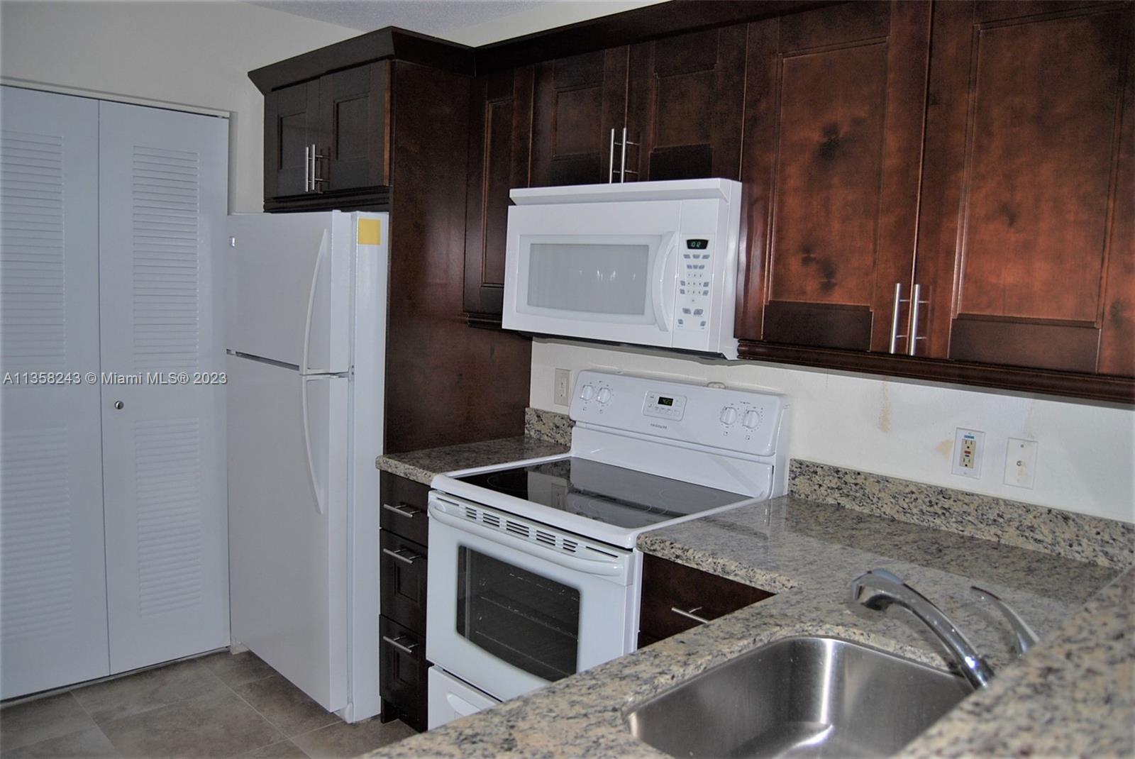 4360 NW 107 AV Unit: 306