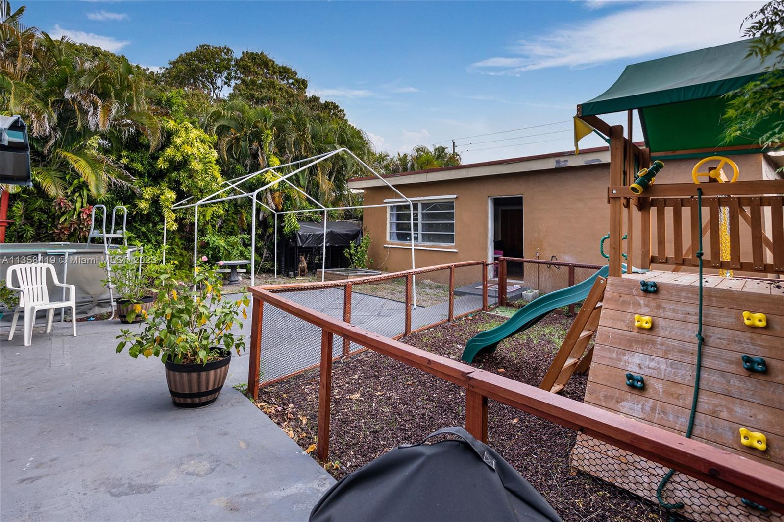 520 NW 25th Ave