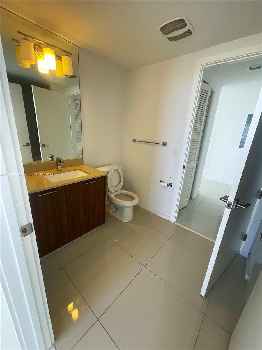 5300 NW 85th AV Unit: 1111