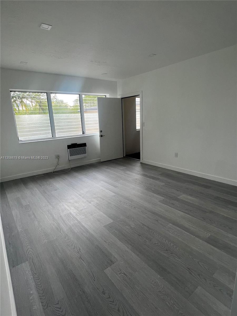 215 Zamora Ave Unit: 6