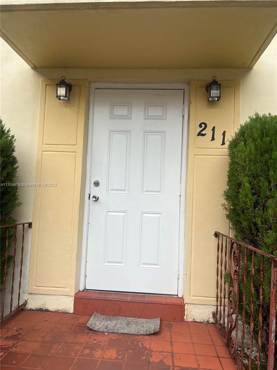 215 Zamora Ave Unit: 6