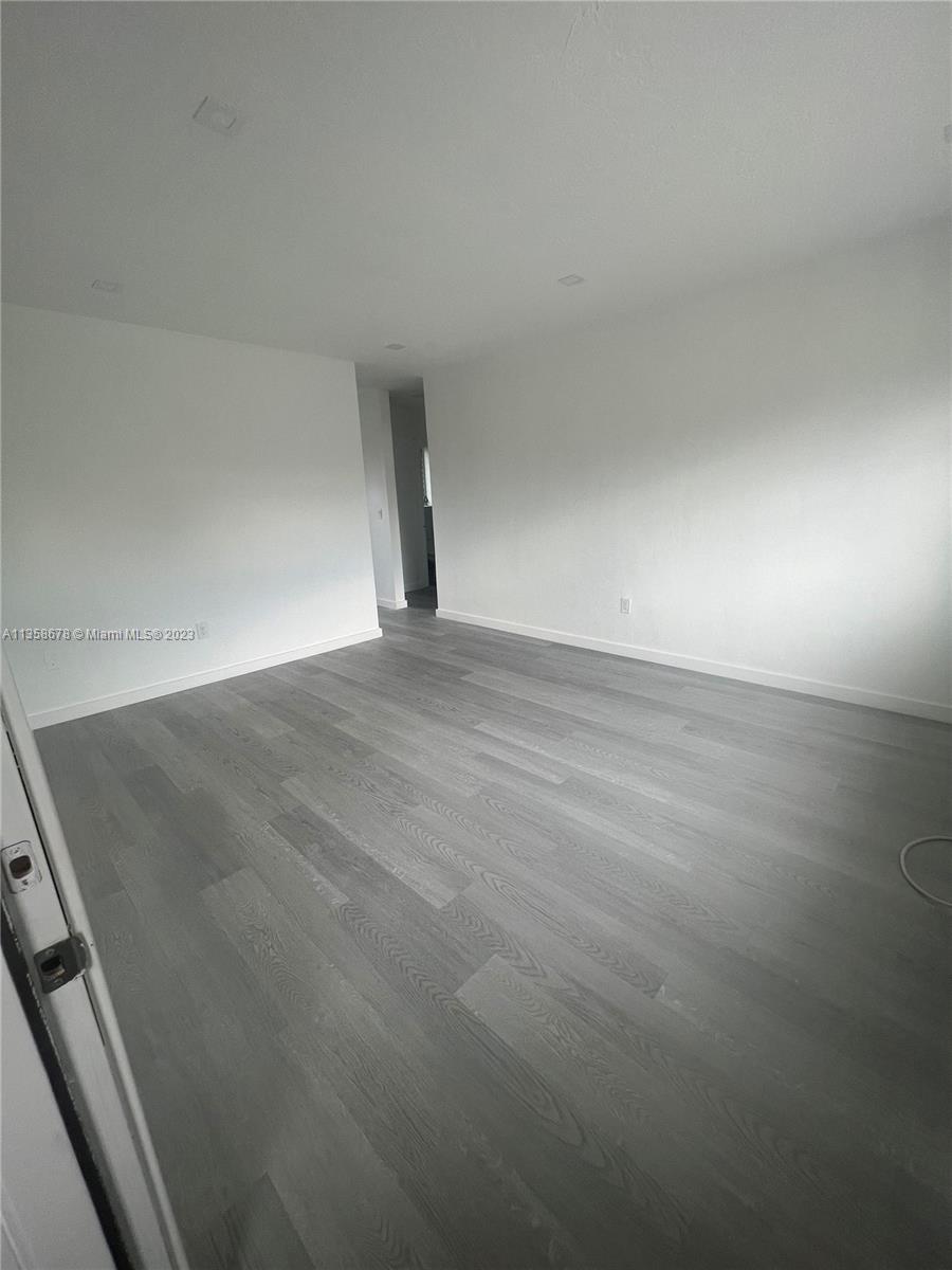 215 Zamora Ave Unit: 6