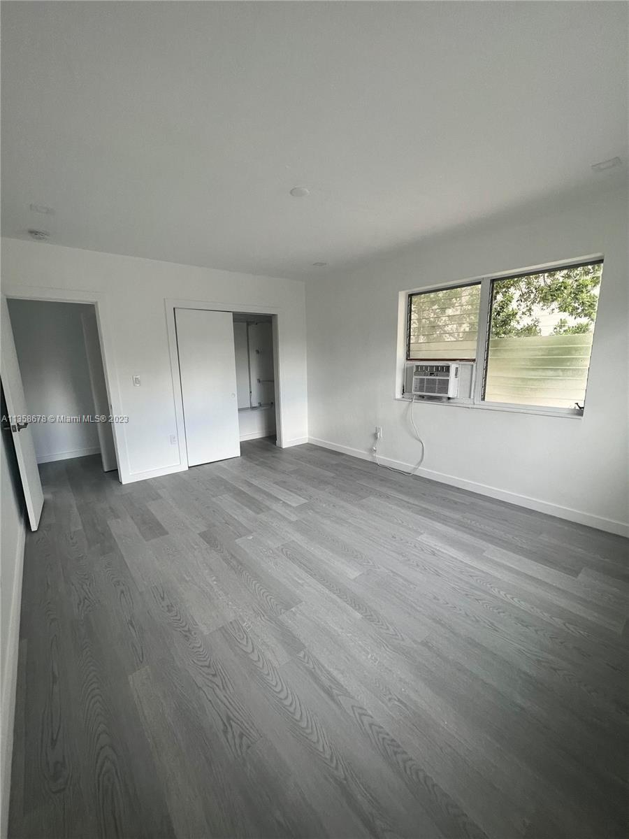215 Zamora Ave Unit: 6