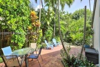 3239 Mcdonald St Unit: 9