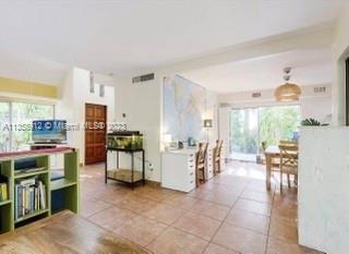 3239 Mcdonald St Unit: 9