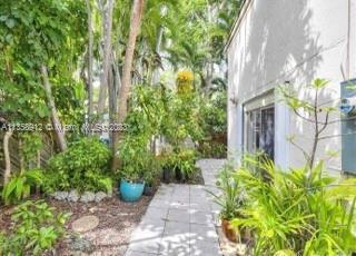 3239 Mcdonald St Unit: 9