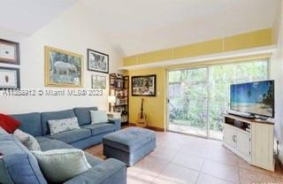3239 Mcdonald St Unit: 9