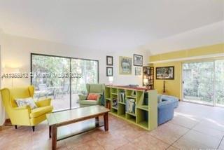 3239 Mcdonald St Unit: 9