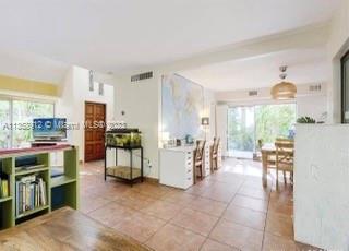 3239 Mcdonald St Unit: 9