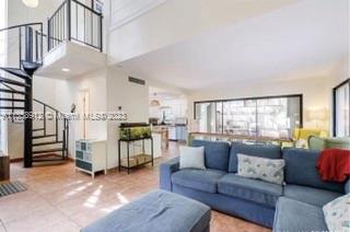 3239 Mcdonald St Unit: 9