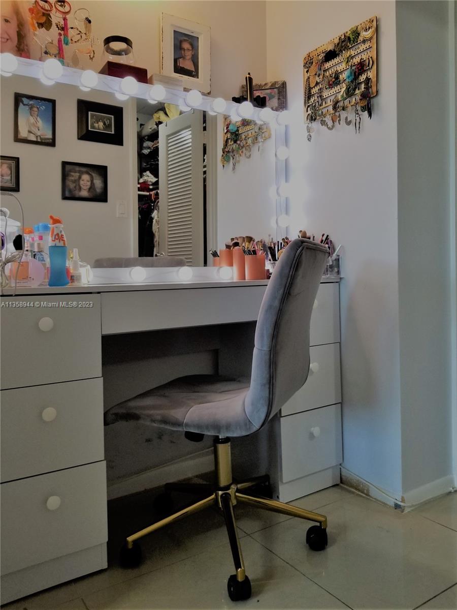 3050 N Palm Aire Dr Unit: 104
