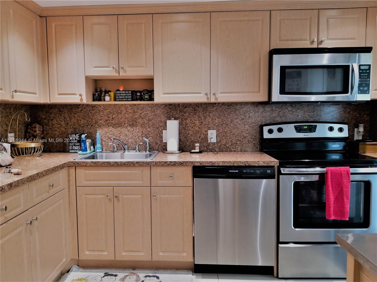 3050 N Palm Aire Dr Unit: 104