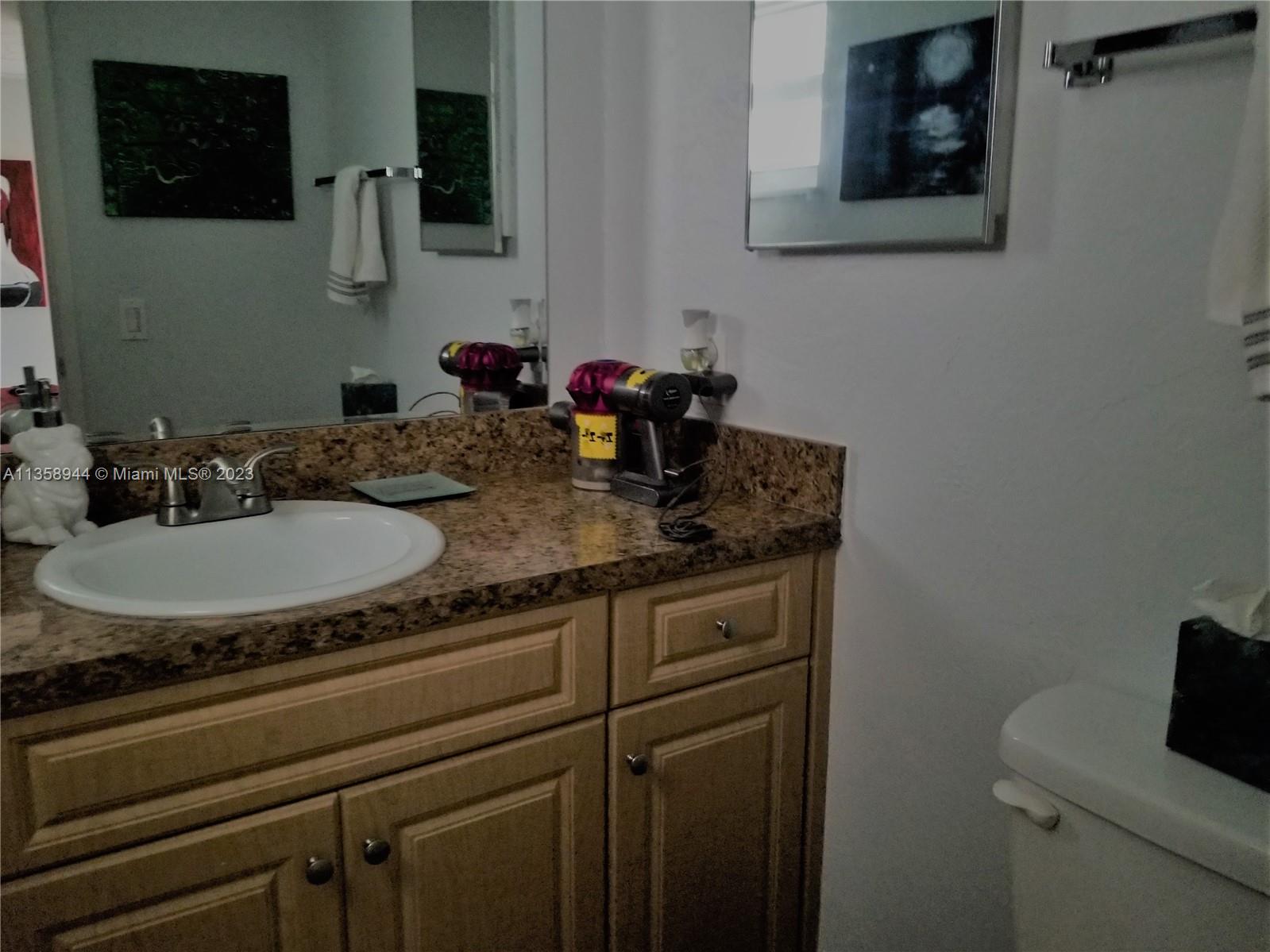 3050 N Palm Aire Dr Unit: 104