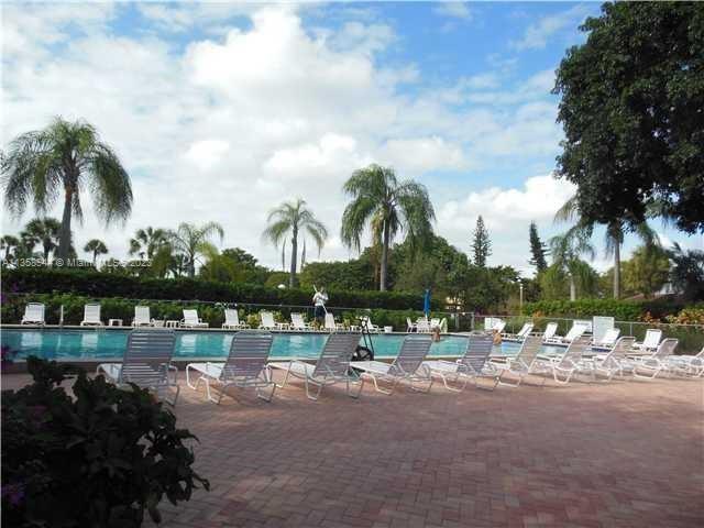 3050 N Palm Aire Dr Unit: 104