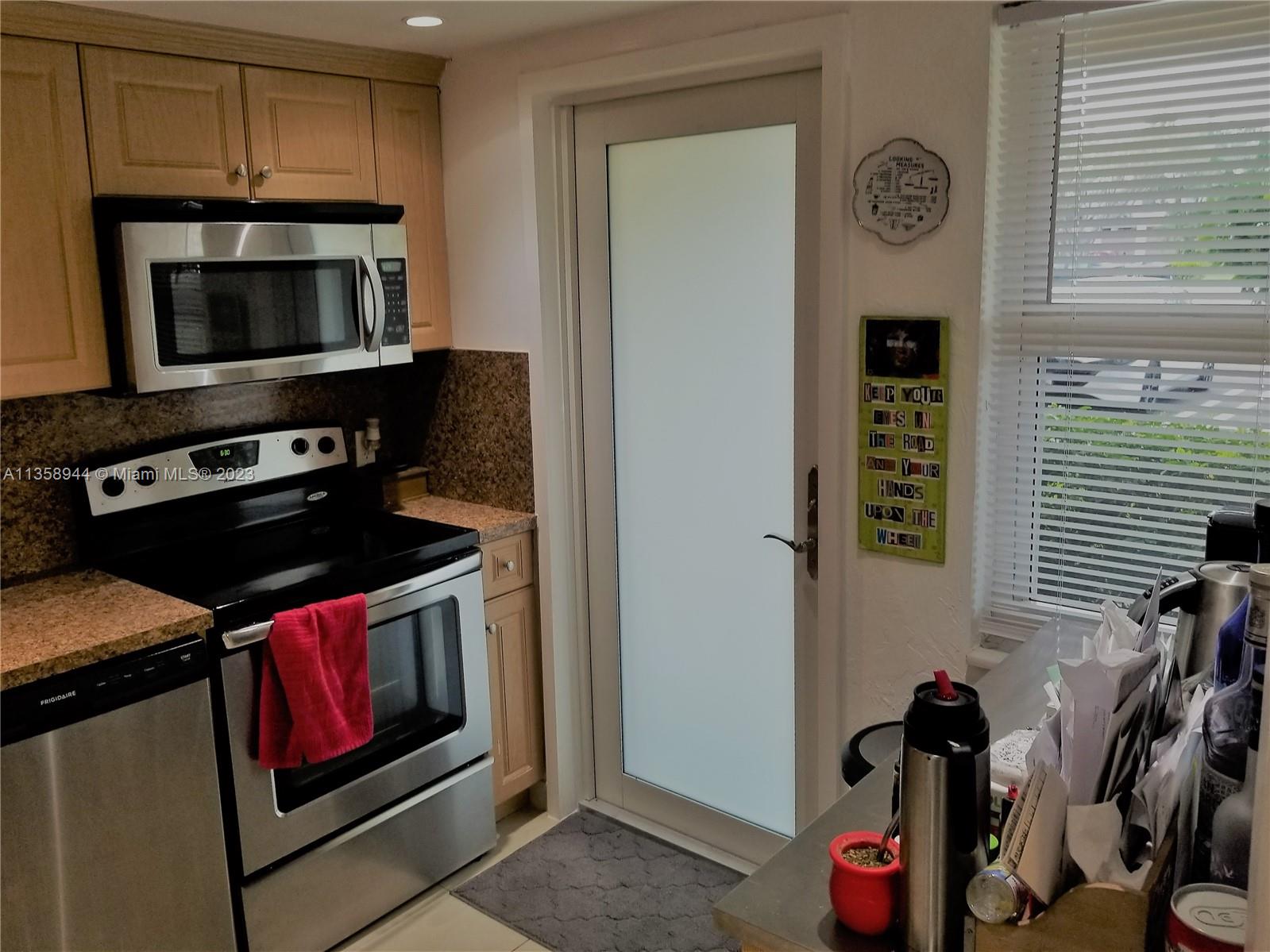 3050 N Palm Aire Dr Unit: 104