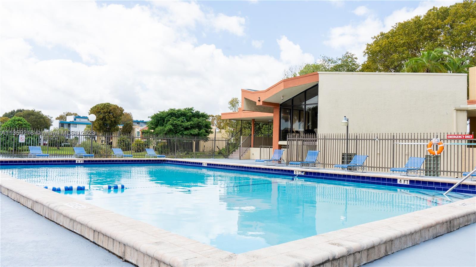 8887 Fontainebleau Blvd Unit: 105
