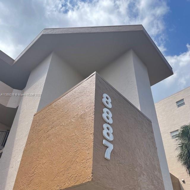8887 Fontainebleau Blvd Unit: 105