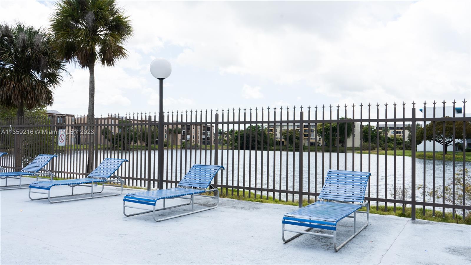 8887 Fontainebleau Blvd Unit: 105