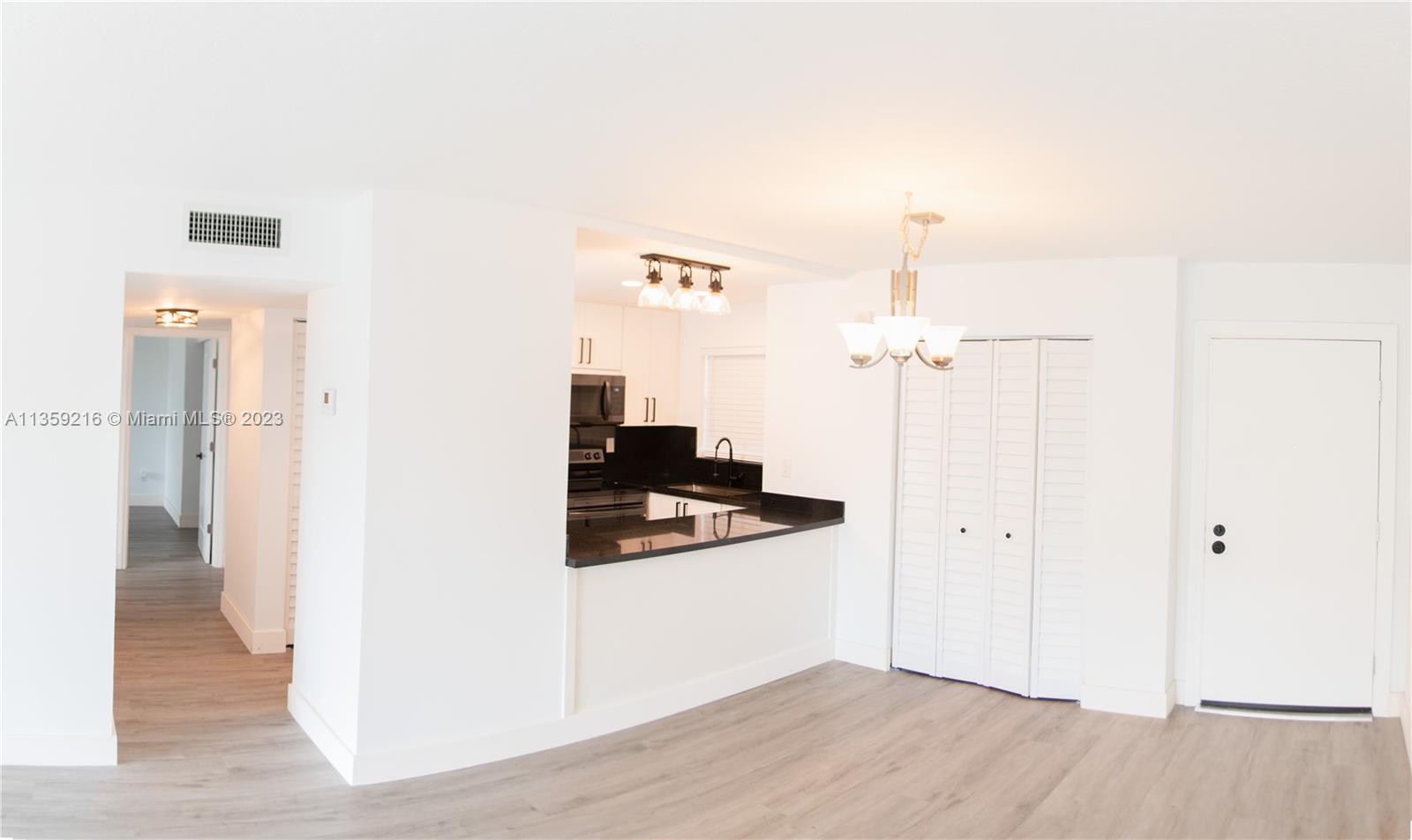 8887 Fontainebleau Blvd Unit: 105