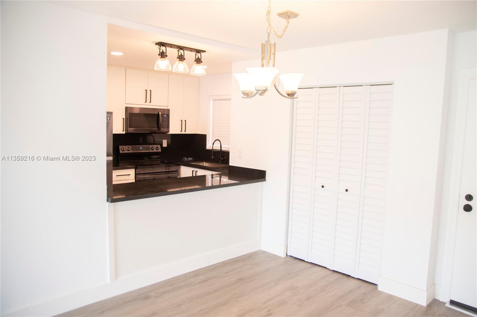 8887 Fontainebleau Blvd Unit: 105