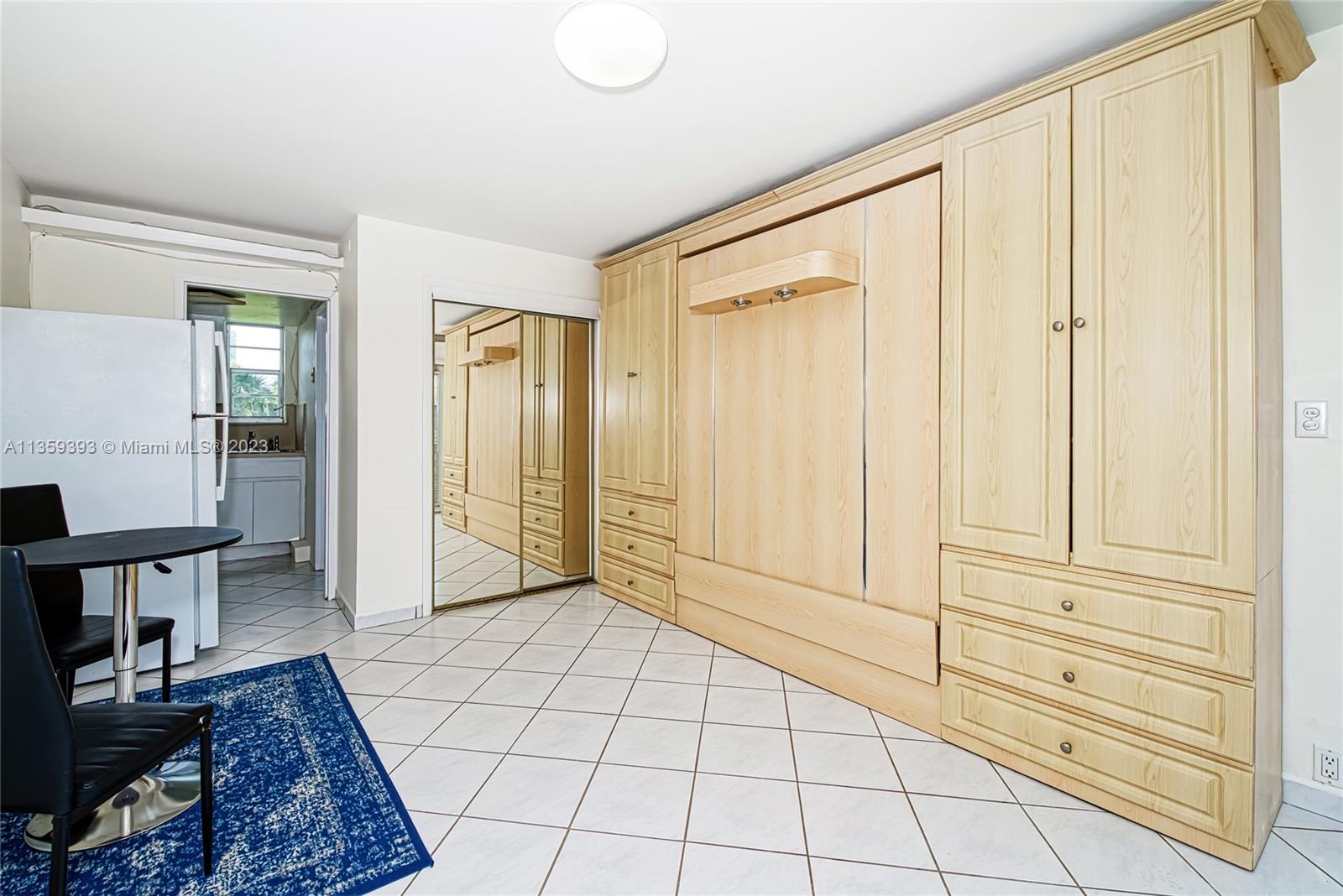 6484 Indian Creek Dr Unit: 204