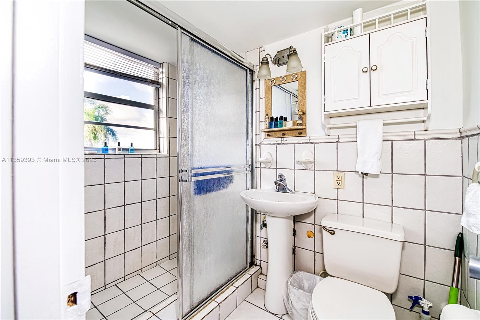 6484 Indian Creek Dr Unit: 204