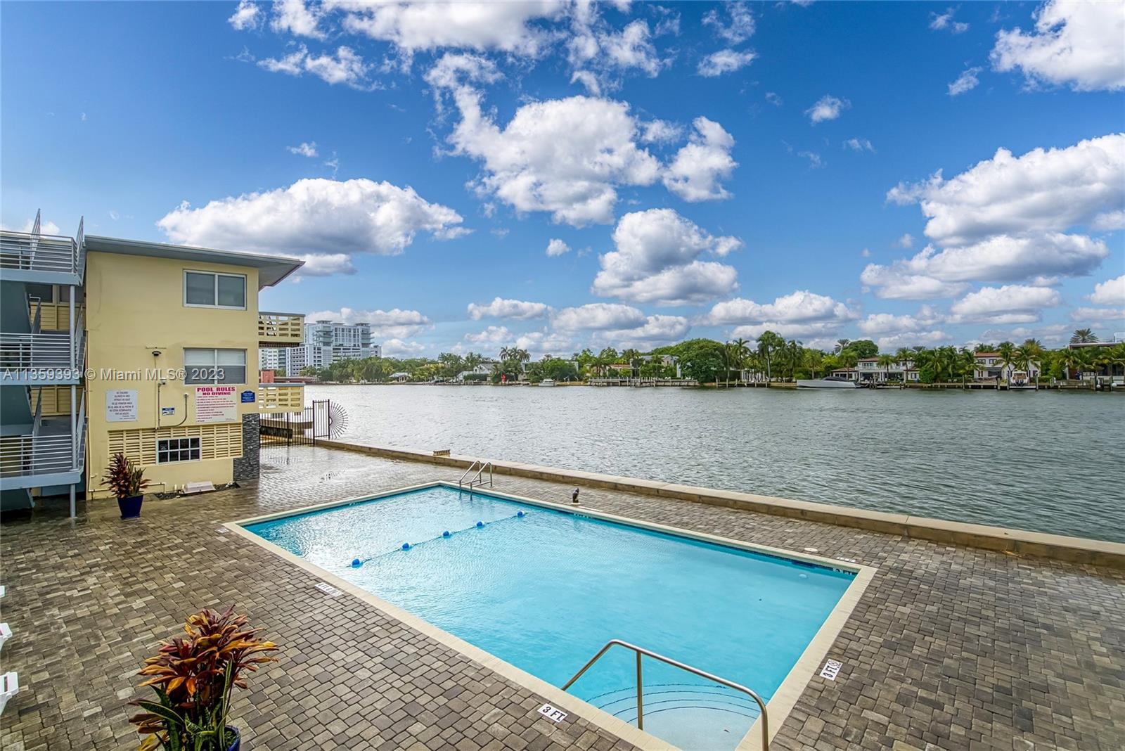 6484 Indian Creek Dr Unit: 204