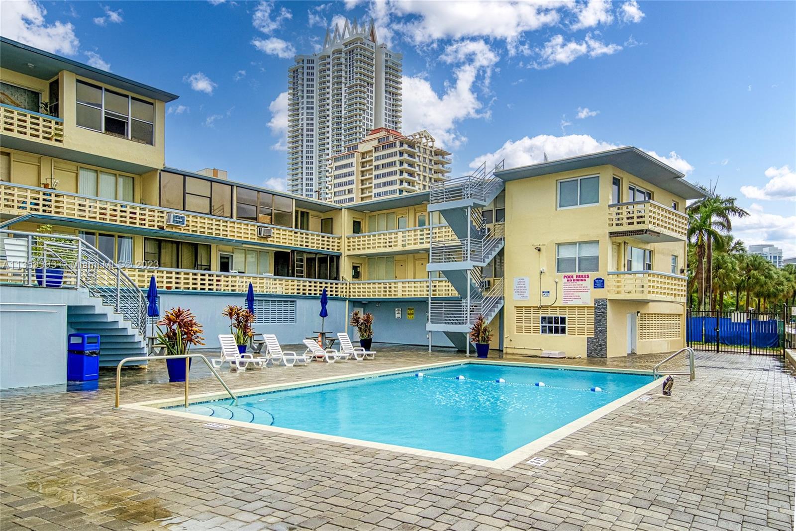 6484 Indian Creek Dr Unit: 204