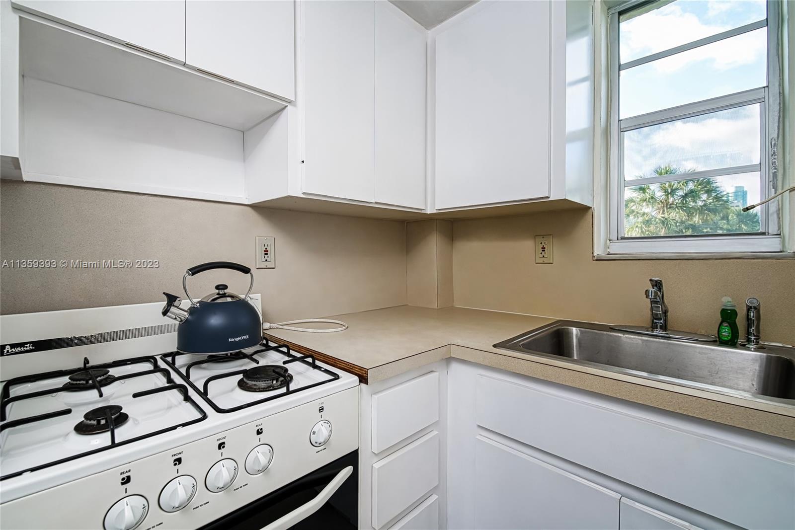 6484 Indian Creek Dr Unit: 204