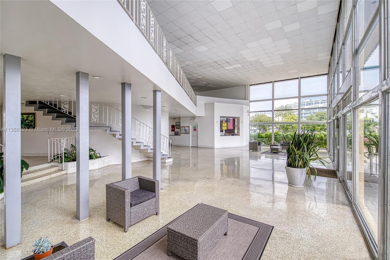 6484 Indian Creek Dr Unit: 204