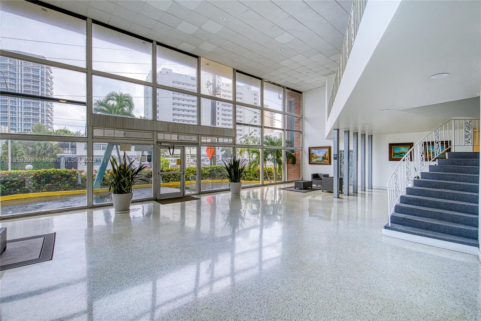 6484 Indian Creek Dr Unit: 204