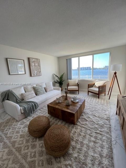 1000 NE 191st St Unit: 13