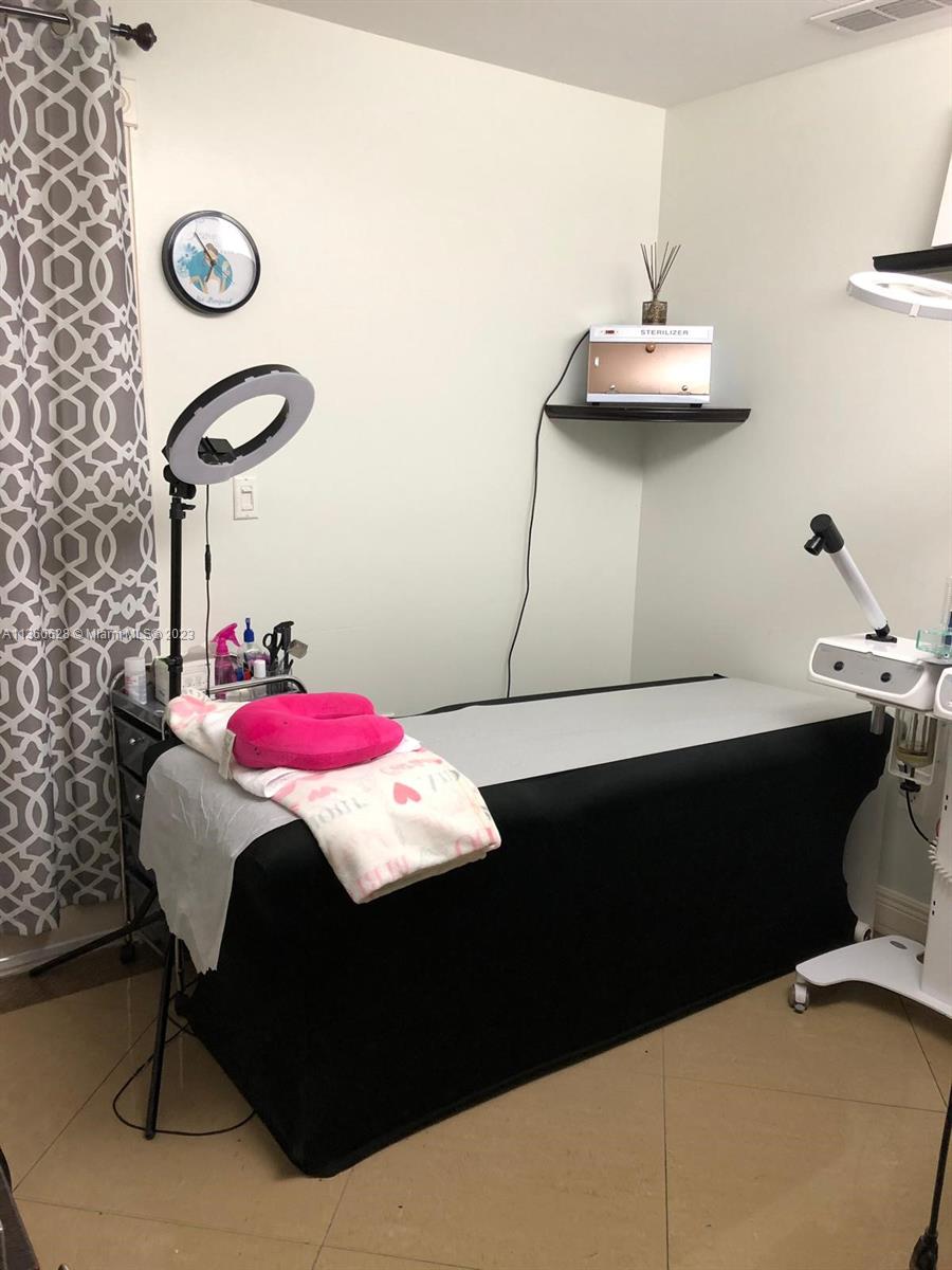 5077 NW 7th St Unit: 1209
