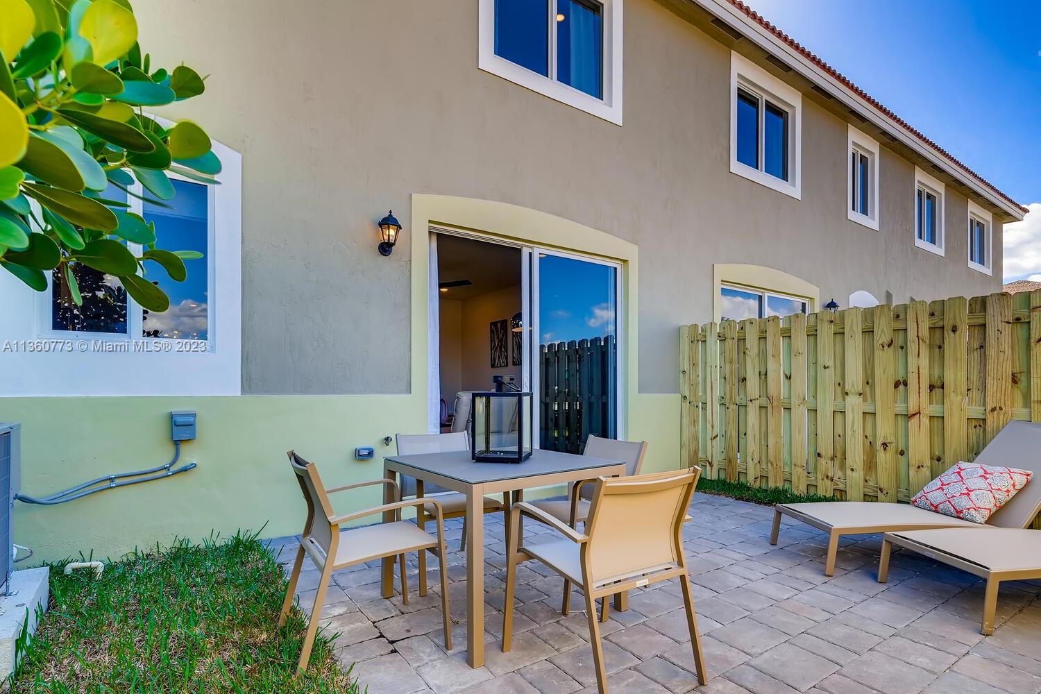 2325 SE 10th St Unit: 0