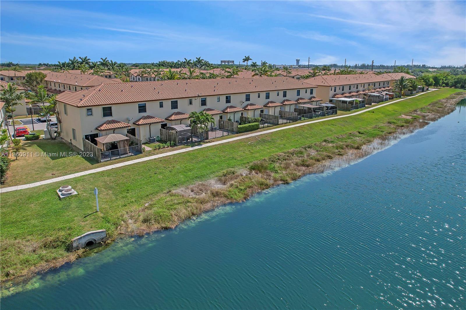 568 SE 32nd Ave