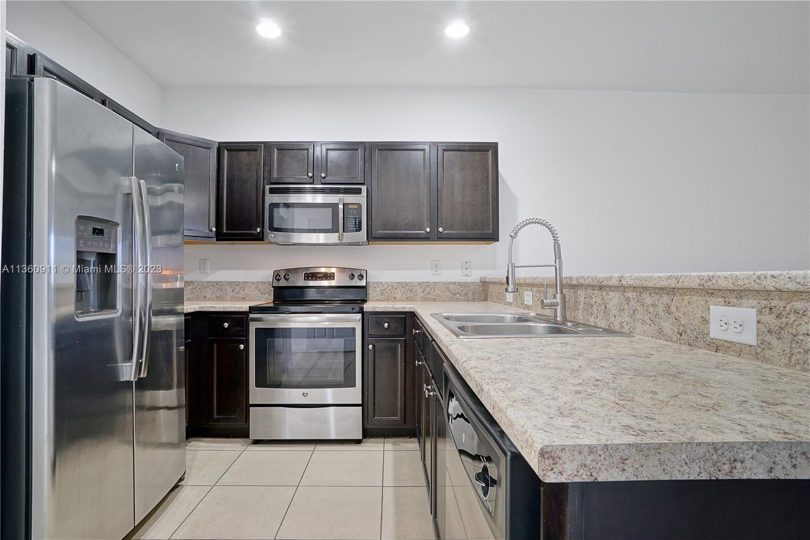 568 SE 32nd Ave