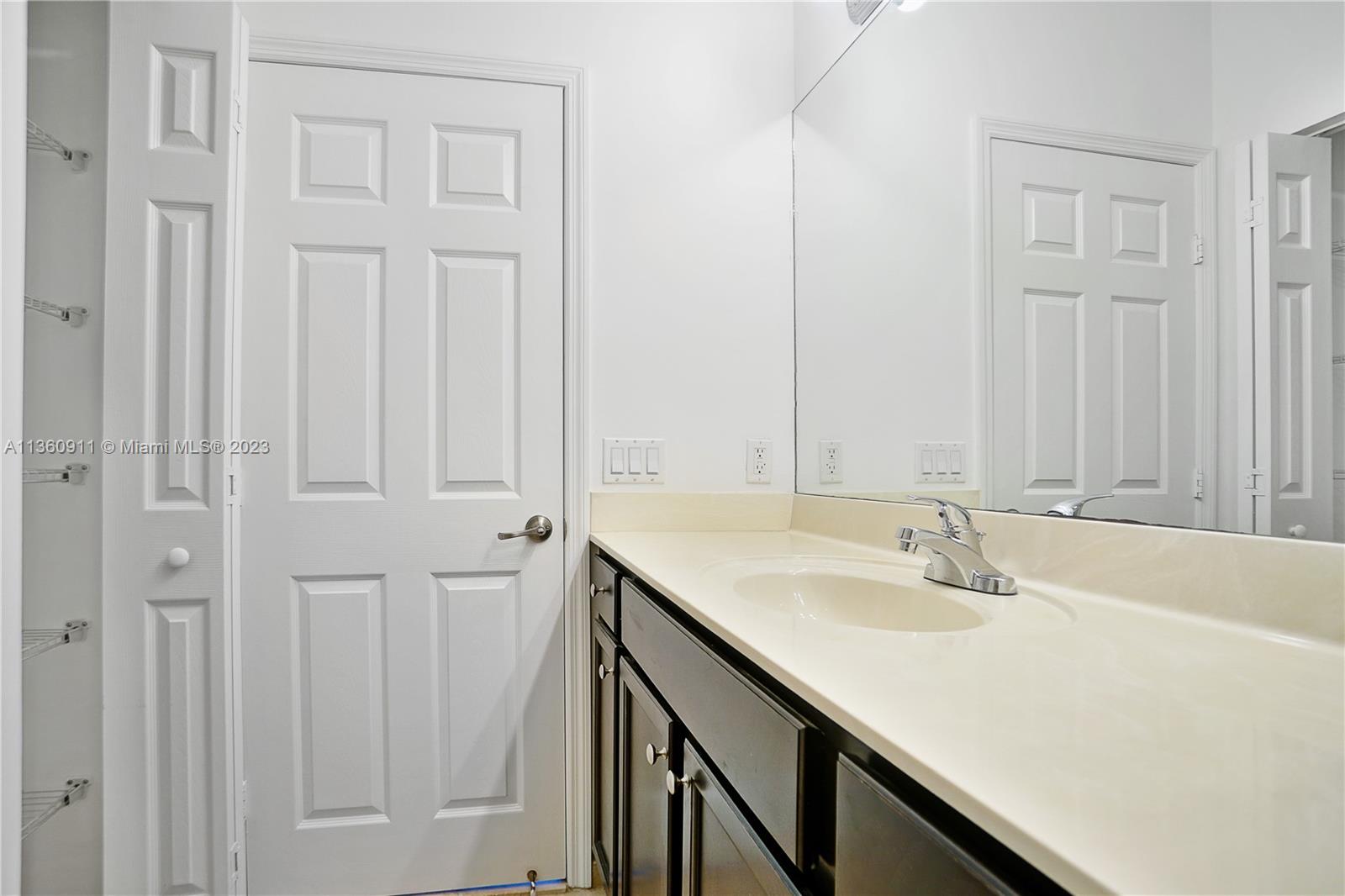 568 SE 32nd Ave