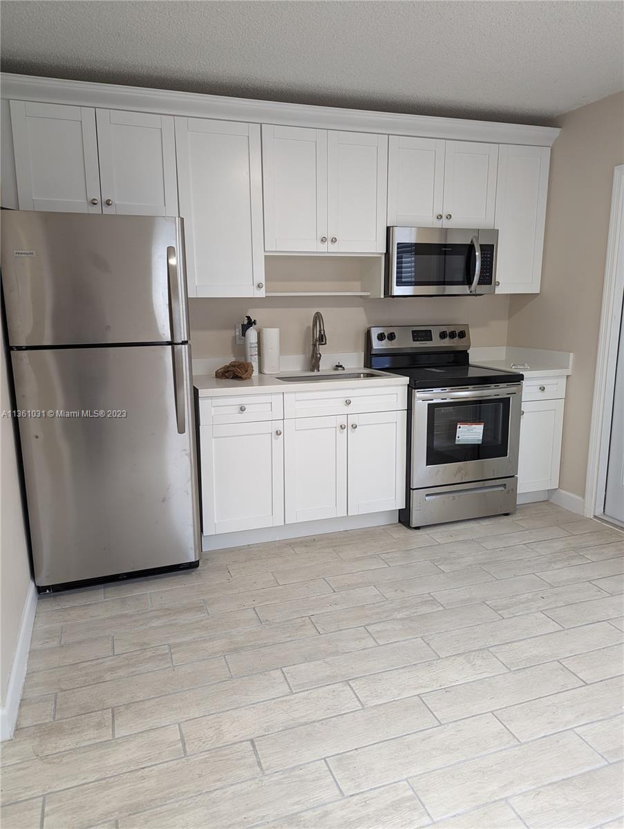 1910 NW 17th St Unit: 1910