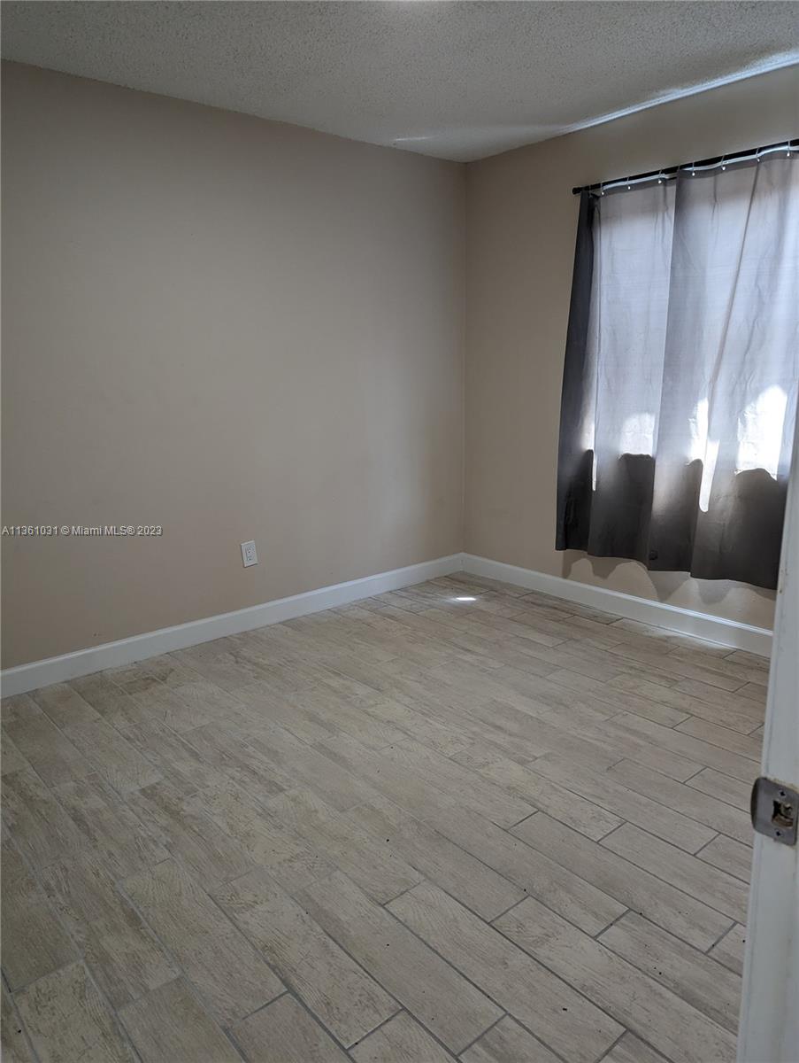 1910 NW 17th St Unit: 1910