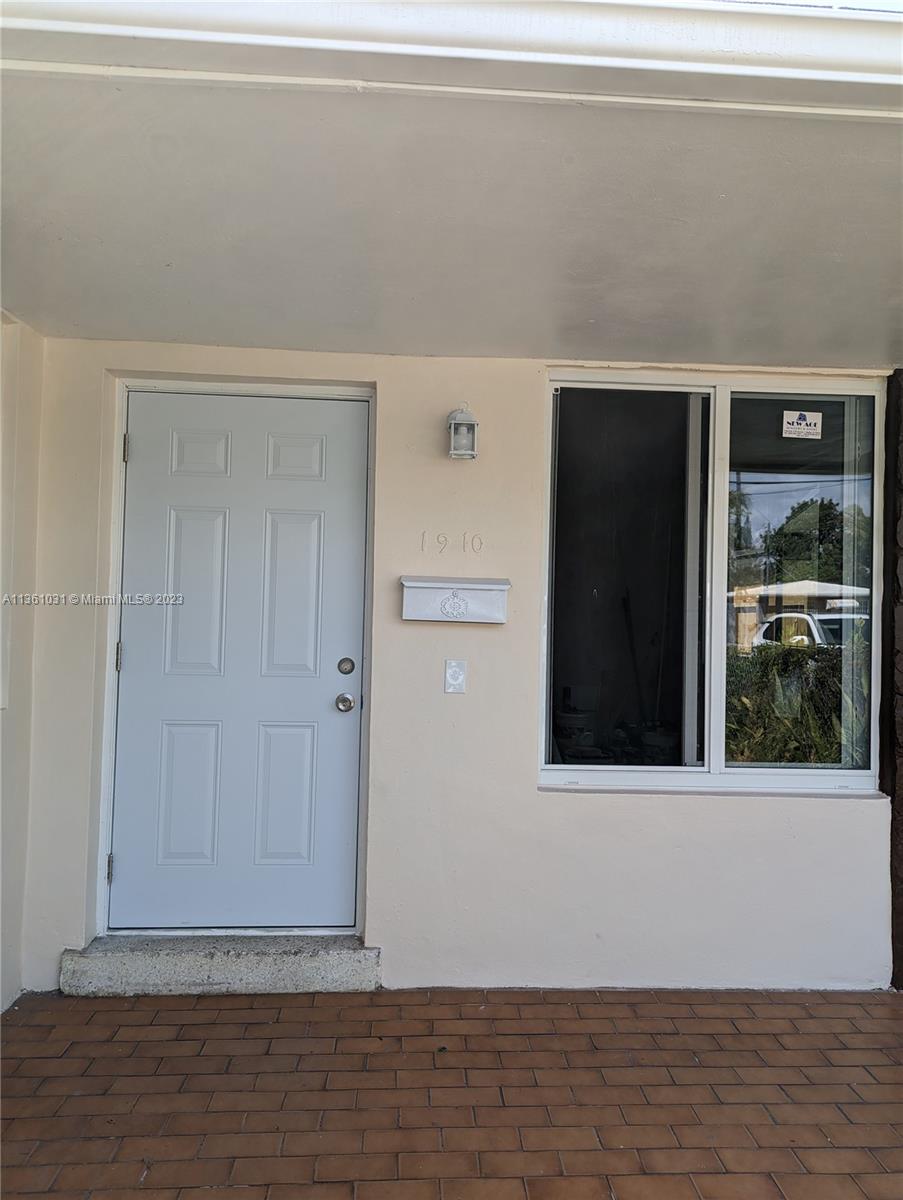 1910 NW 17th St Unit: 1910