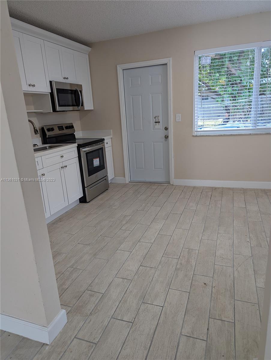 1910 NW 17th St Unit: 1910