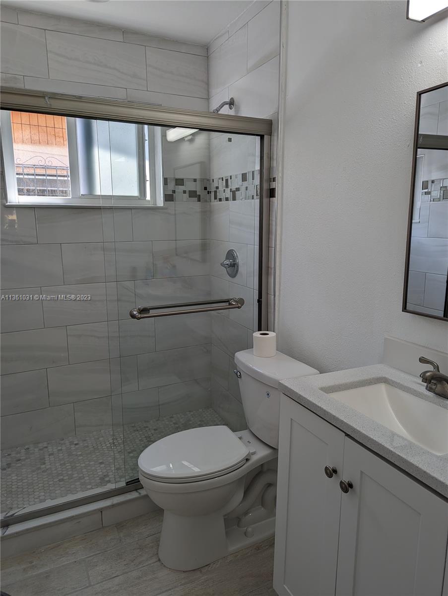 1910 NW 17th St Unit: 1910