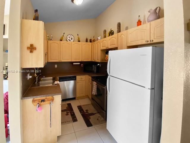 3410 San Remo Cir