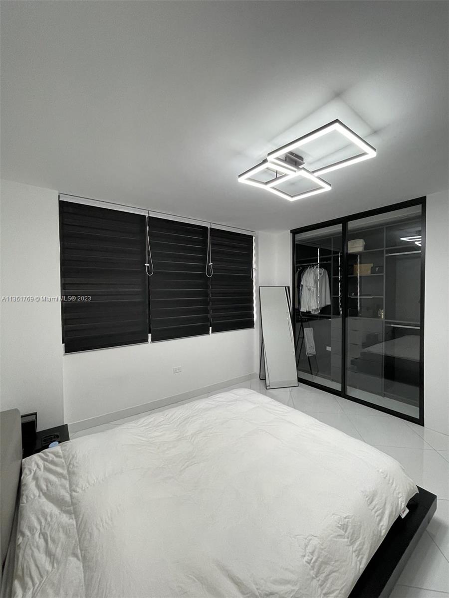 999 Brickell Bay Dr Unit: 705